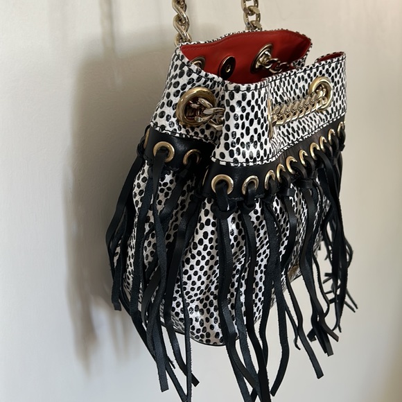 🎈FINAL PRICE🎈JUST CAVALLI Black & White Spotted Leather Bag with Black Fringe - Picture 3 of 14